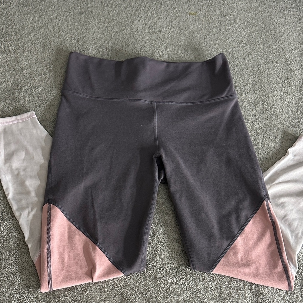 Fabletics zone Highwaisted 7/8 leggings - Picture 3 of 5
